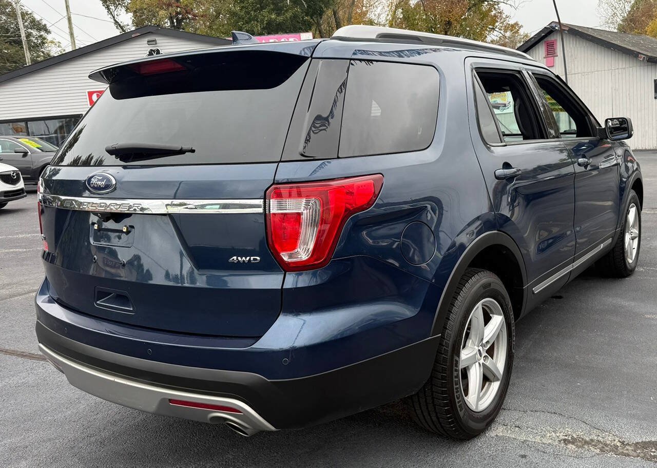 Used 2017 Ford Explorer XLT w/ Equipment Group 201A AWD/4WD image 6