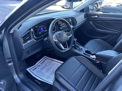 Used 2022 Volkswagen Jetta SE image 11