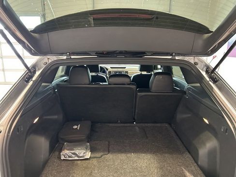 Used 2022 Volkswagen Atlas Cross Sport SE image 15