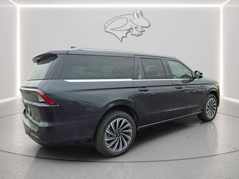 New 2025 Lincoln Navigator L Black Label AWD/4WD image 3