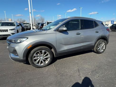 Used 2023 Buick Encore GX Essence w/ Experience Buick Package image 4