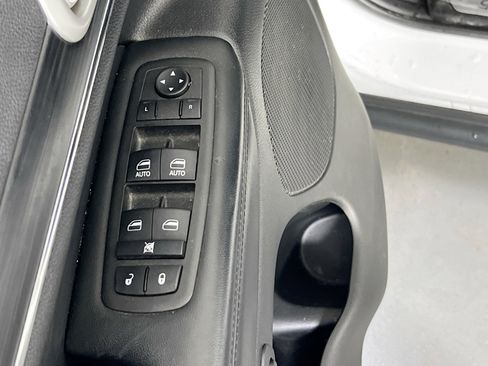 Used 2022 Jeep Grand Cherokee Limited image 18