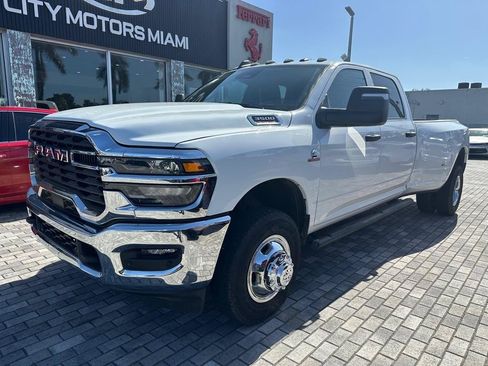 Used 2026 RAM 3500 Tradesman AWD/4WD image 3