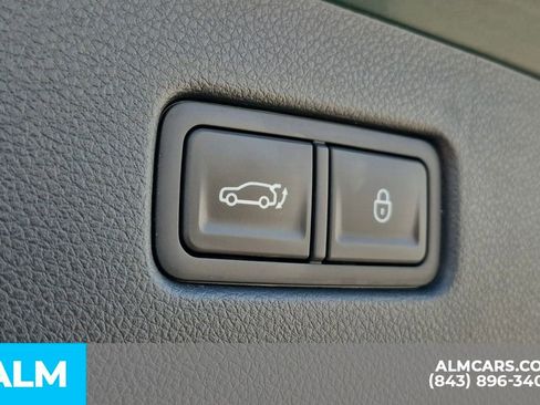 Used 2023 Genesis GV70 2.5T w/ Advanced Package image 10