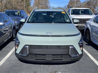 Used 2025 Hyundai Kona SE video 2