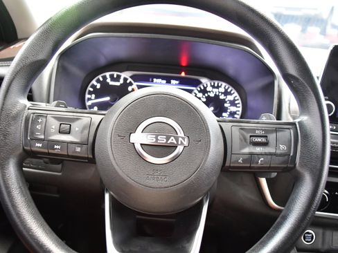 Used 2023 Nissan Rogue S AWD/4WD image 18