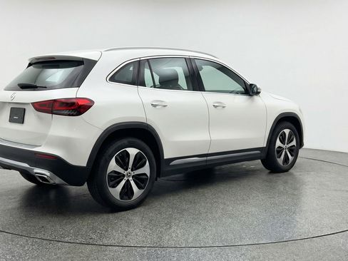 Used 2025 Mercedes-Benz GLA 250 image 9
