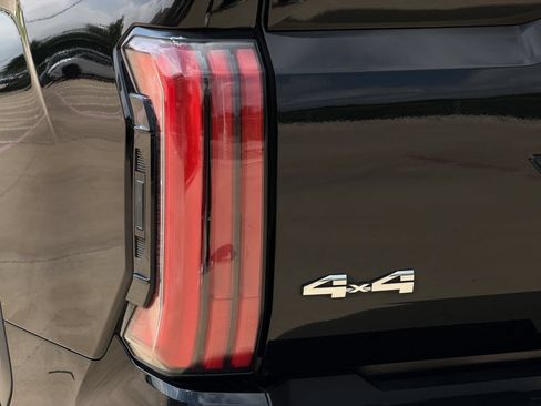 Used 2024 Toyota Tundra Limited AWD/4WD image 11