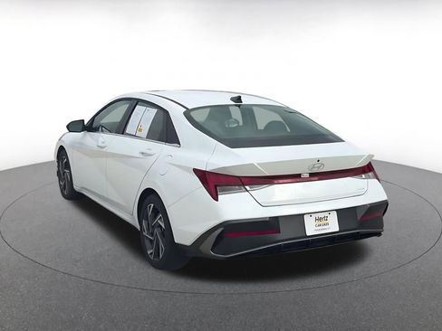 Used 2025 Hyundai Elantra Limited FWD image 11