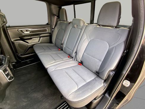 Used 2023 RAM 1500 Big Horn AWD/4WD image 40