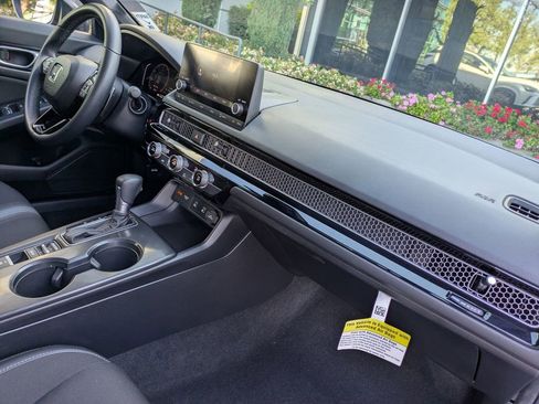 Certified 2025 Honda Civic Sport image 21