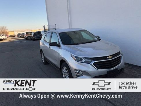 Used 2020 Chevrolet Equinox LS w/ LS Convenience Package image 1