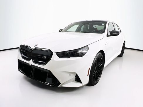 Used 2026 BMW M5 w/ Carbon Package AWD/4WD image 3