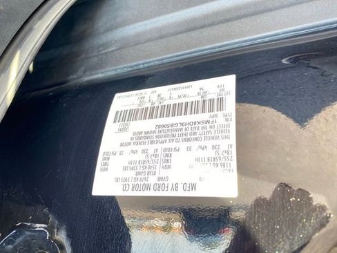 Used 2020 Ford Explorer XLT w/ Equipment Group 202A image 25