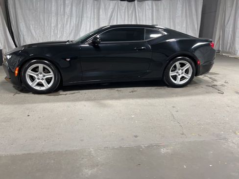 Used 2020 Chevrolet Camaro LT image 4