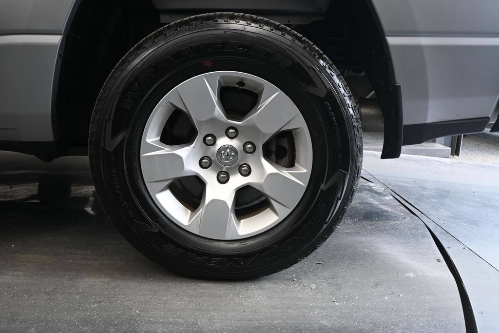 Used 2019 RAM 1500 Big Horn AWD/4WD image 12