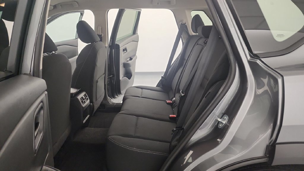 Used 2024 Nissan Rogue S AWD/4WD image 24