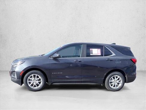 Used 2022 Chevrolet Equinox LT FWD image 2