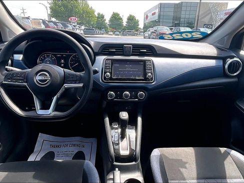 Used 2025 Nissan Versa SV FWD image 7