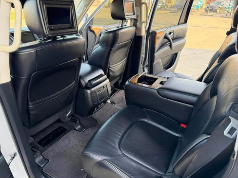 Used 2011 INFINITI QX56 4WD w/ Theater Pkg image 15