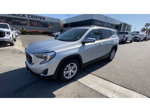 Used 2018 GMC Terrain SLE image 4