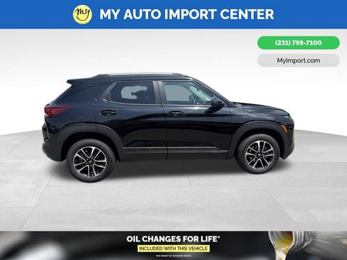 Used 2025 Chevrolet TrailBlazer LT AWD/4WD image 8
