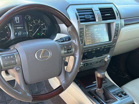 Used 2018 Lexus GX 460 Premium w/ Premium Package AWD/4WD image 10