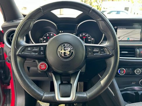 Used 2022 Alfa Romeo Stelvio Ti AWD/4WD image 17