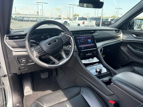 Used 2025 Jeep Grand Cherokee L Limited RWD image 17