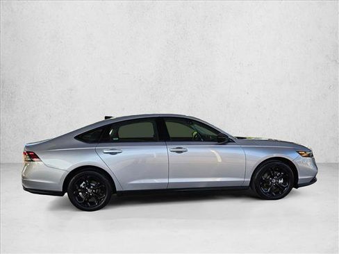 Used 2025 Honda Accord SE image 4
