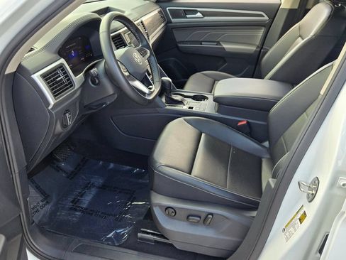 Used 2023 Volkswagen Atlas SE FWD image 11