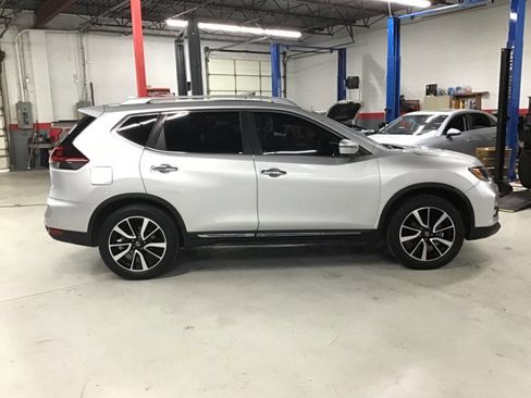 Used 2019 Nissan Rogue SL FWD image 4