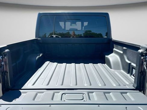 New 2025 Jeep Gladiator Sport image 9