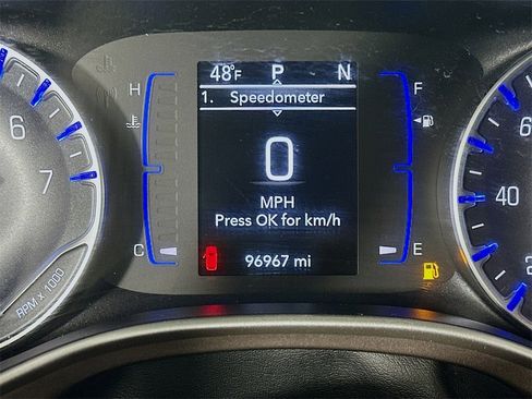 Used 2023 Chrysler Voyager LX image 15