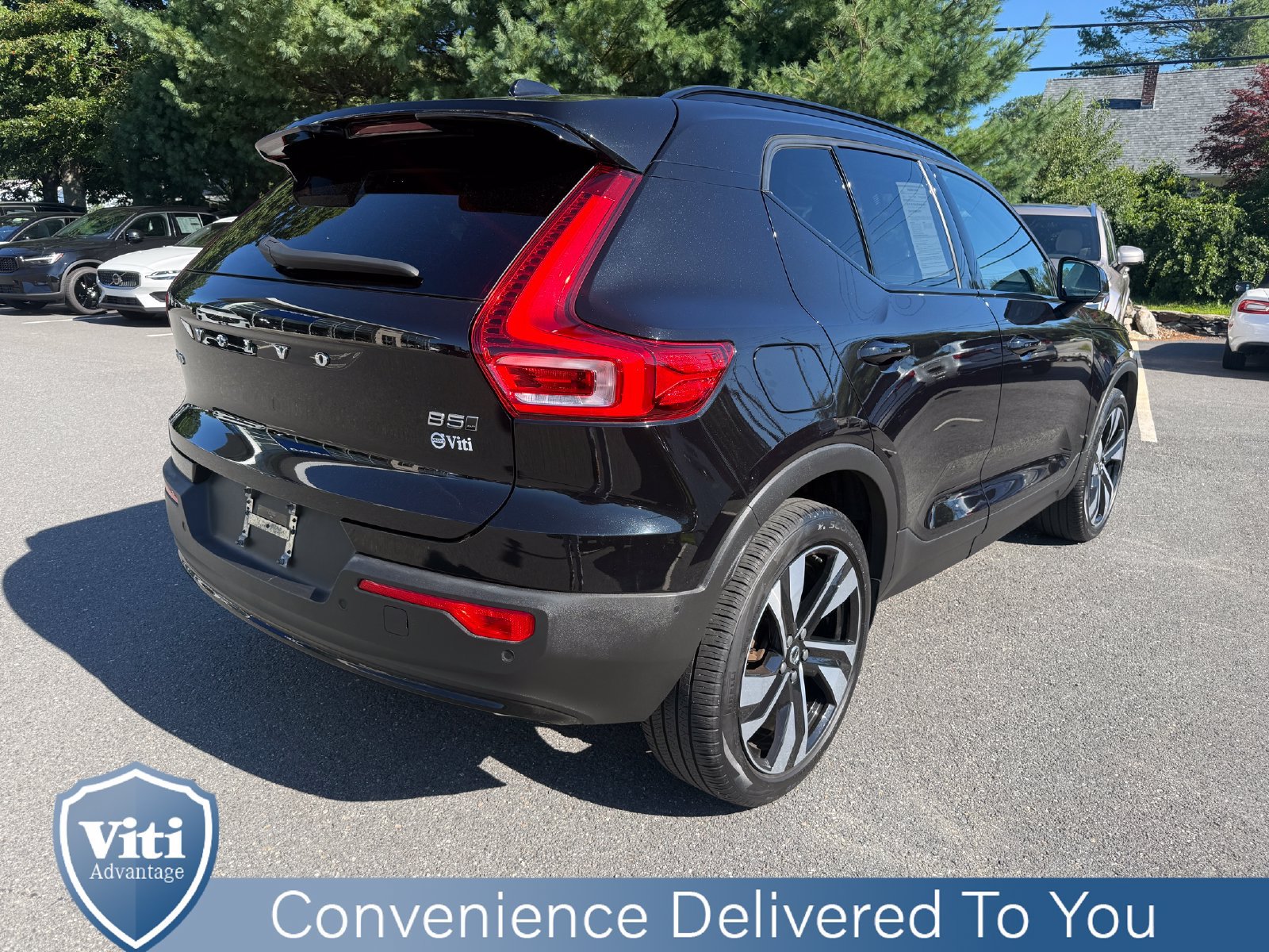 Certified 2024 Volvo XC40 B5 Plus w/ Protection Package Premier AWD/4WD image 8