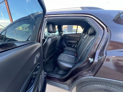 Used 2021 Chevrolet Trax LT AWD/4WD image 15