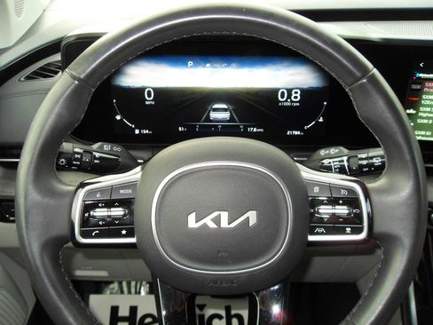 Used 2024 Kia Carnival SX image 42