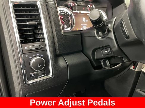 Used 2018 RAM 1500 Laramie AWD/4WD image 26