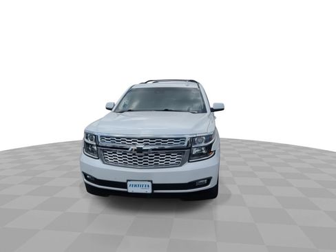 Used 2020 Chevrolet Suburban LT w/ Luxury Package RWD image 3