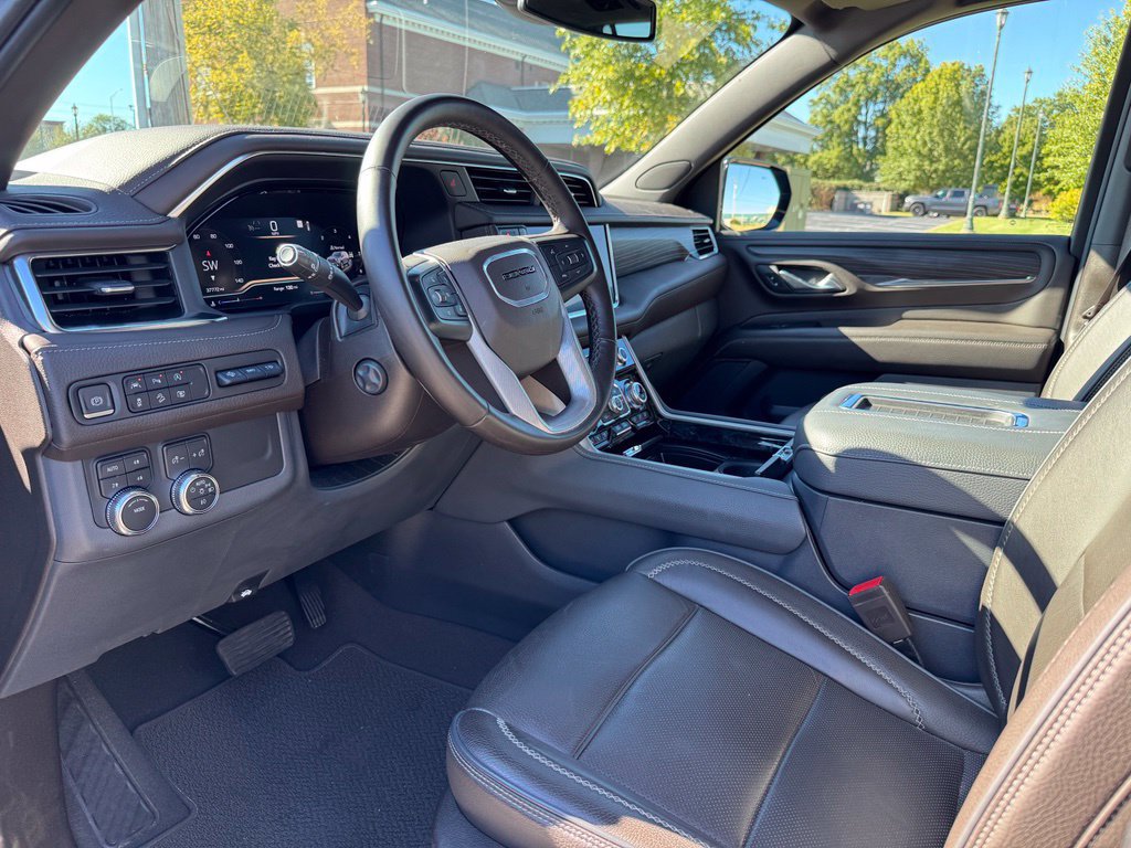 Used 2024 GMC Yukon Denali AWD/4WD image 15