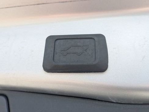 Used 2022 Toyota RAV4 XLE Premium AWD/4WD image 26
