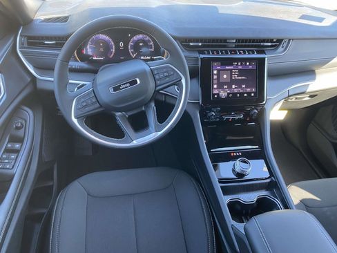 New 2025 Jeep Grand Cherokee Laredo X image 18