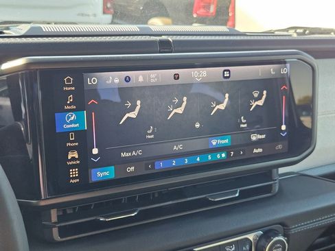 Used 2024 Jeep Wrangler Unlimited Sahara image 22