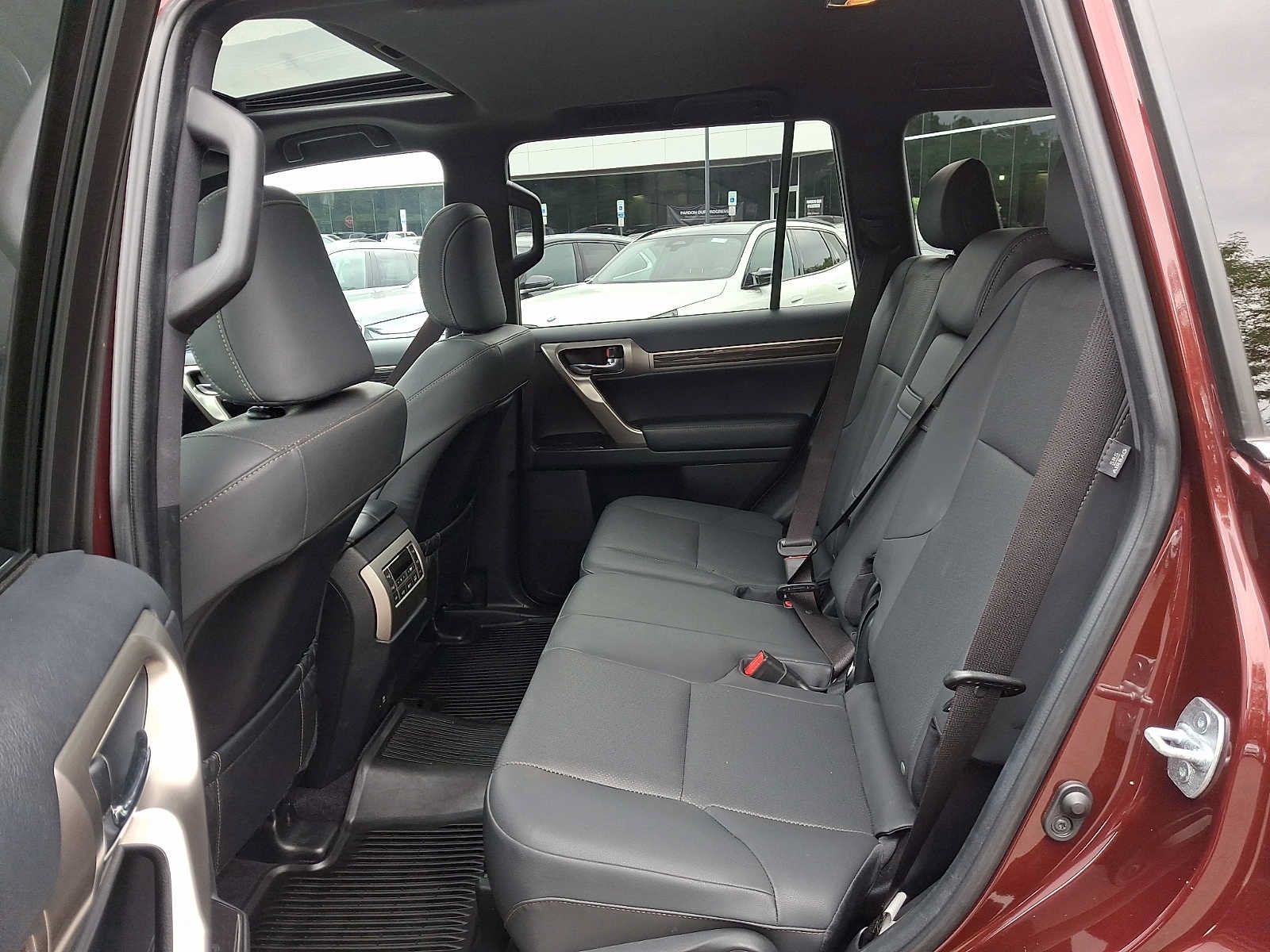 Used 2021 Lexus GX 460 Premium w/ Premium Package AWD/4WD image 11