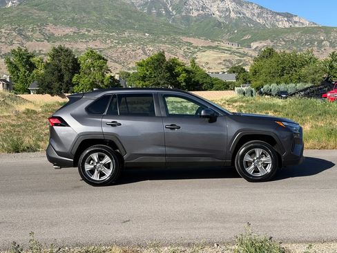 Used 2024 Toyota RAV4 XLE AWD/4WD image 8