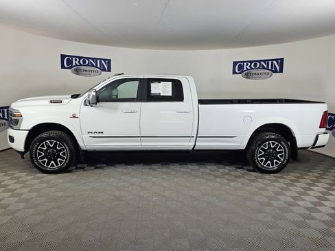 Used 2025 RAM 3500 Limited AWD/4WD image 37
