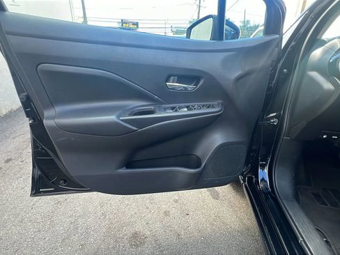 Used 2023 Nissan Versa SV image 21