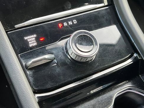 Used 2023 Jeep Grand Cherokee L Limited AWD/4WD image 32