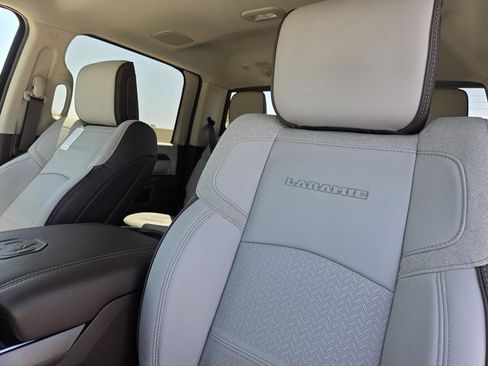 New 2026 RAM 2500 Laramie AWD/4WD image 25