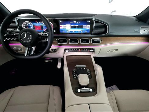 New 2026 Mercedes-Benz GLS 450 4MATIC image 8